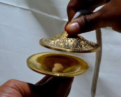 Brass Manjira Cymbals 2.5 Inch 250g Pair – Hand Finger Percussion Instrument for Kirtan, Bhajan, Pooja, Aarti, Temple Worship, Yoga & Meditation | Traditional Indian Manjeera Tingsha Style Cymbals