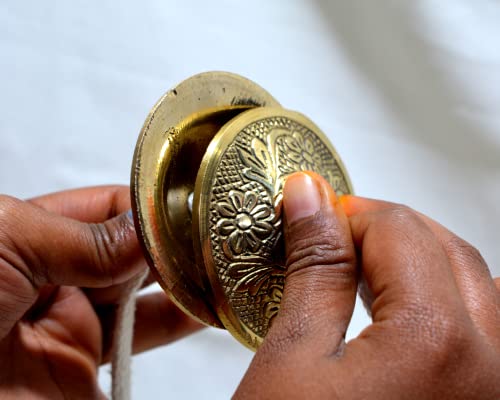 Brass Manjira Cymbals 2.5 Inch 250g Pair – Hand Finger Percussion Instrument for Kirtan, Bhajan, Pooja, Aarti, Temple Worship, Yoga & Meditation | Traditional Indian Manjeera Tingsha Style Cymbals